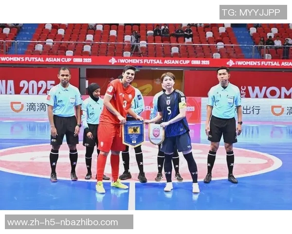 激战亚洲杯决赛巅峰对决球迷热情高涨期待精彩瞬间 激战亚洲杯决赛巅峰对决球迷热情高涨期待精彩瞬间